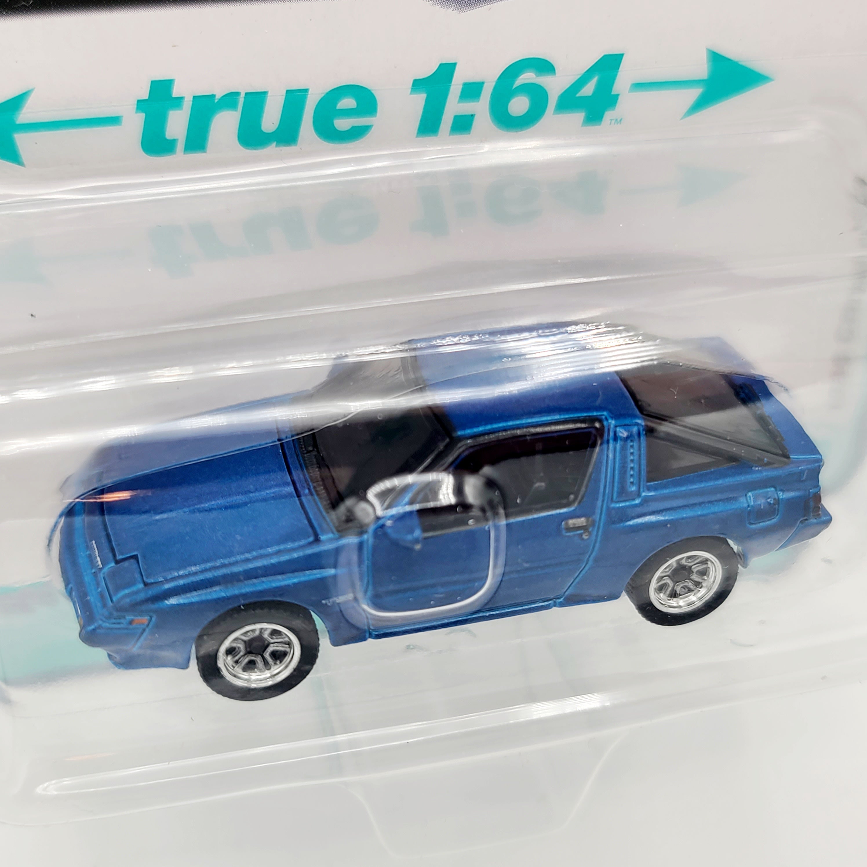 Auto World '88 Chrysler Conquest TSi - 1:64 scale (2025 Release 1A - Modern Muscle)